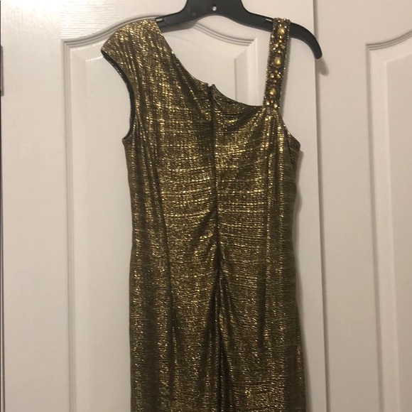 Gold full length gown - Picture 4 of 4